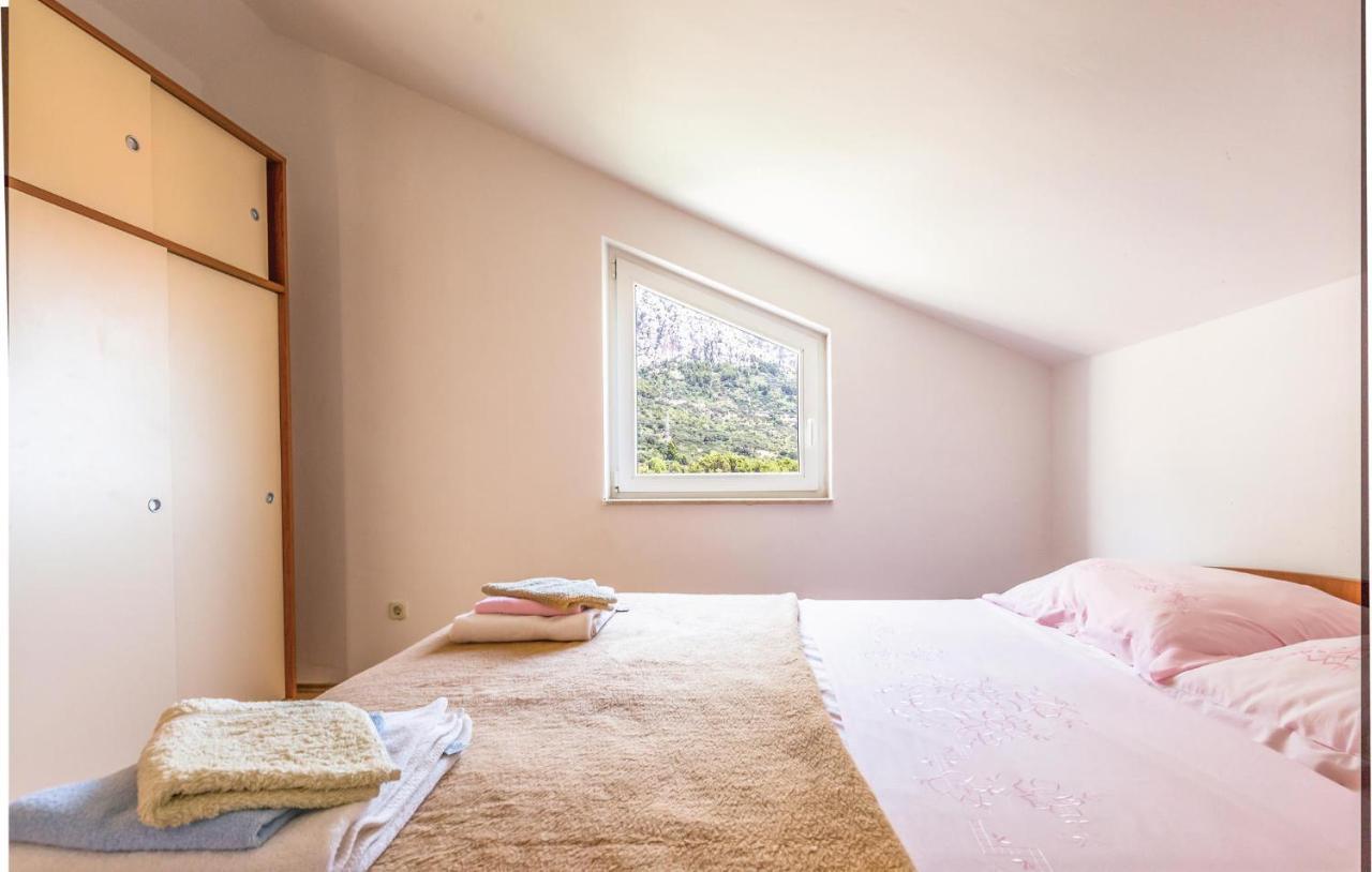 Cozy Apartment In Makarska With Kitchen Екстериор снимка